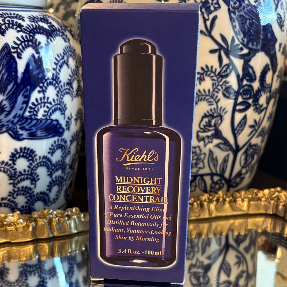 Kiehl's Midnight Recovery Concentrate in Deep Blue